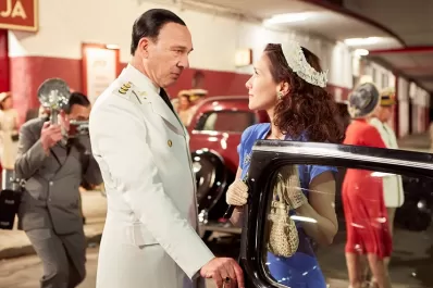 La pandemia no frena el rodaje de Santa Evita, la serie basada en la novela de Tomás Eloy Martínez