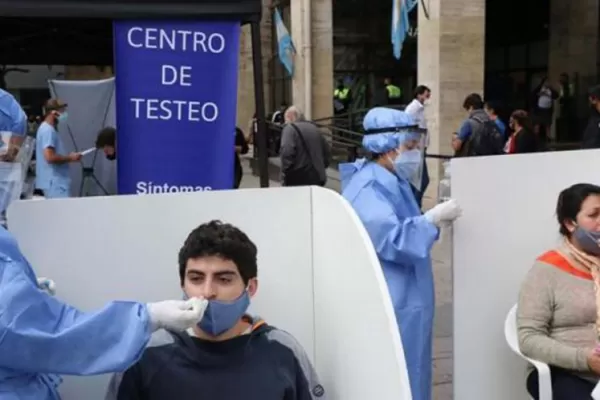 Tucumán cierra el día con 595 contagios de covid-19 y 12 fallecidos debido a esta enfermedad