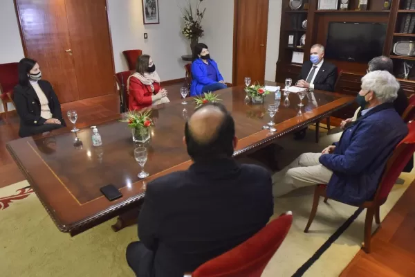 Jaldo recibió a miembros del Colegio de Médicos Veterinarios