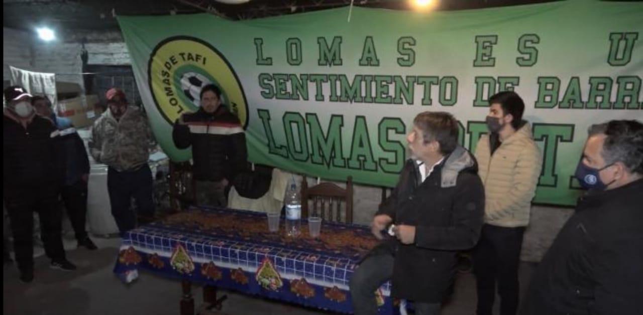 Ricardo Bussi visitó Lomas de Tafí, donde entregó materiales para entrenamiento