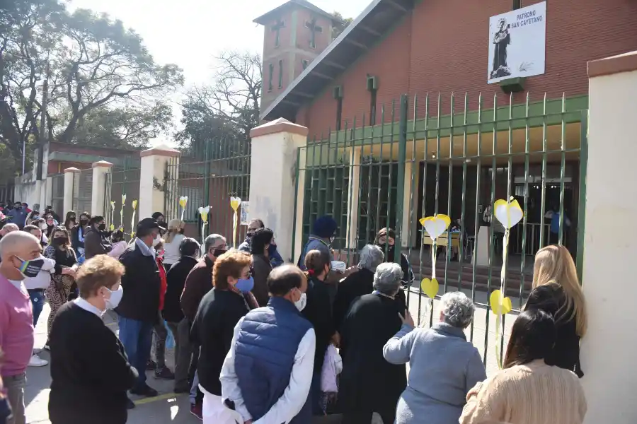 MUCHEDUMBRE. Por momentos no se respetó el distanciamiento social. 