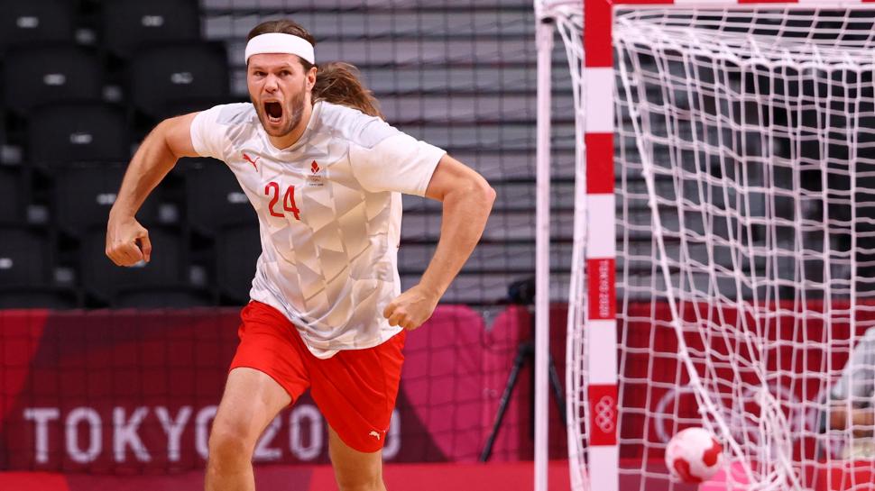 HANDBALL. Mikkel Hansen, de Dinamarca, celebra un gol.