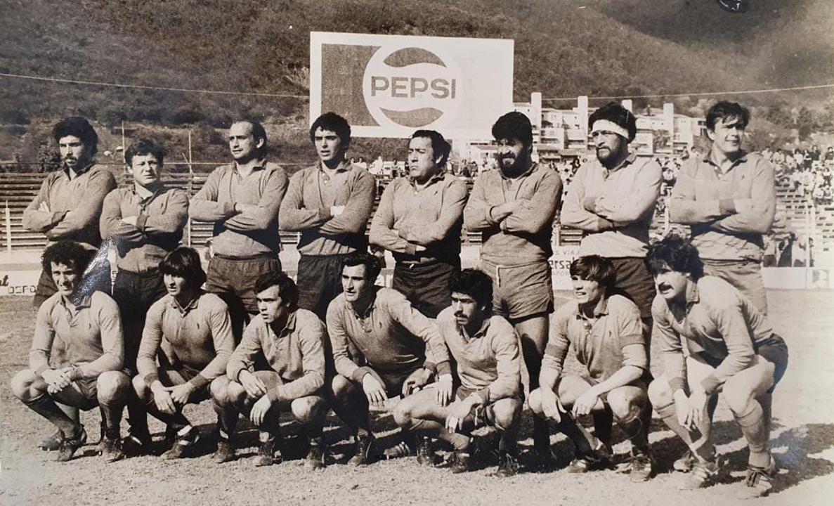 EN SALTA. Plantel subcampeón argentino del 81, con figuras como Jorge Toll, De Chazal, Marcelo Ricci, De Luca, Héctor Cabrera, Ricardo Sauze y Gabriel Palou. 