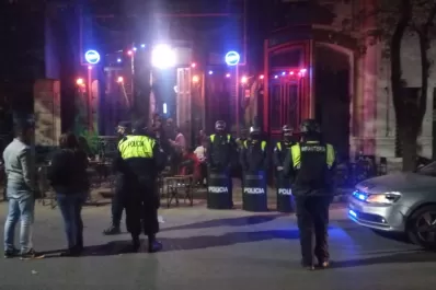 Desalojo: se toparon con 150 personas y un baile adentro de un bar