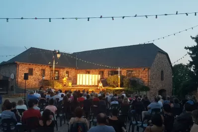 Francia: en los pueblos y en las zonas rurales turísticas, la mayoría aceptó vacunarse