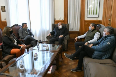 Manzur se reunió con funcionarios y dirigentes de la Capital