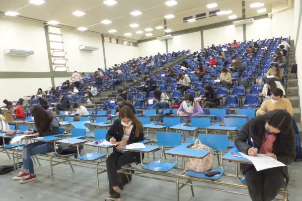 Ciencias Económicas vuelve hoy a las aulas