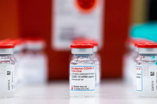Coronavirus: Suiza autorizó la vacunación con Moderna para menores de entre 12 y 17 años