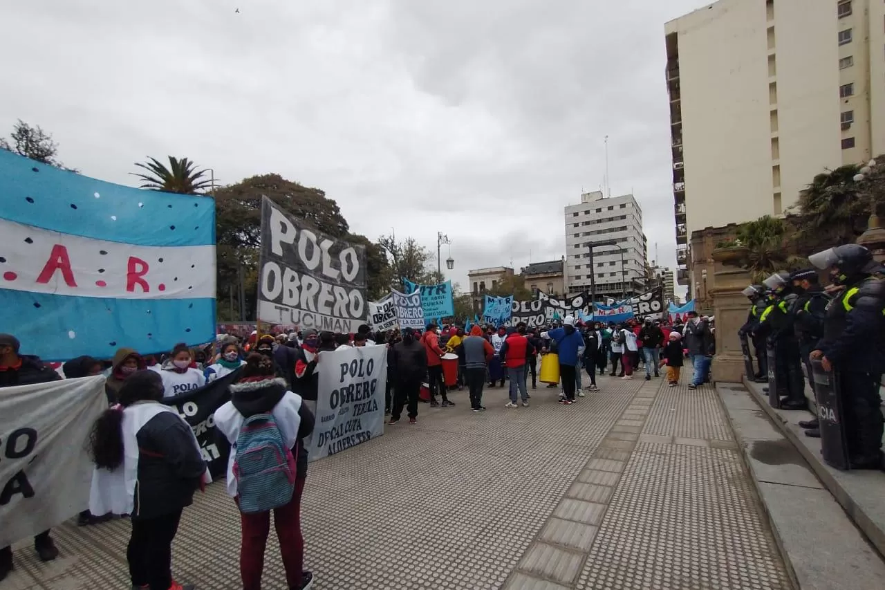 Frente de Izquierda: Manzur miente cuando dice que se peleó con Macri