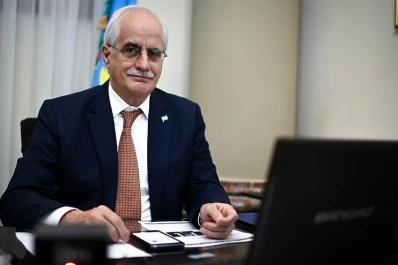 Rumbo a las PASO: la pizarra de la política en campaña