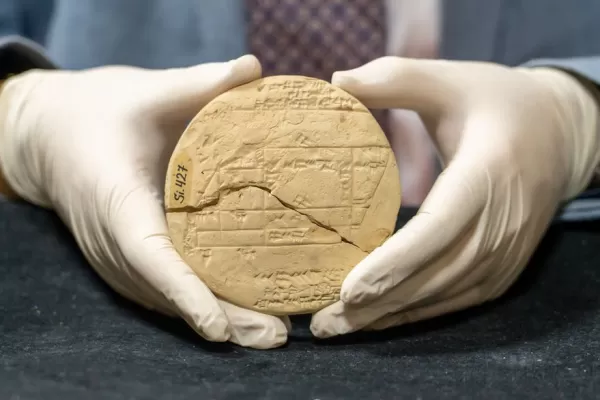 Una tabla de arcilla de 3.700 años de antigüedad podría revolucionar la matemática como la conocemos