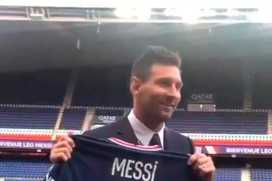 Mirá las primeras imágenes de Messi con la camiseta del PSG: tiene el número 30