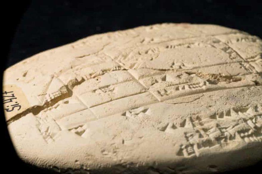 Una tabla de arcilla de 3.700 años de antigüedad podría revolucionar la matemática como la conocemos