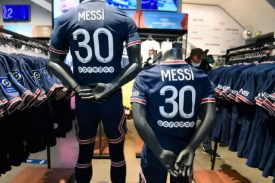 Locura por Messi en París: en una hora se agotaron las camisetas del crack argentino