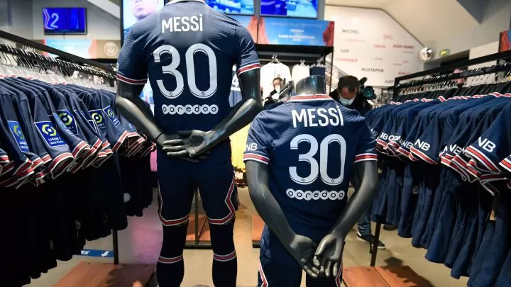 Locura por Messi en París: en una hora se agotaron las camisetas del crack argentino