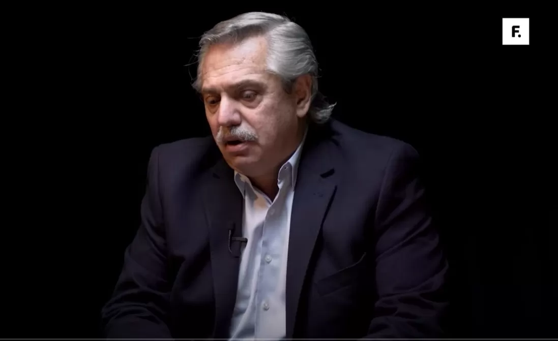 ALBERTO FERNÁNDEZ. El Presidente, en la entrevista con Caja Negra. Captura de Video.