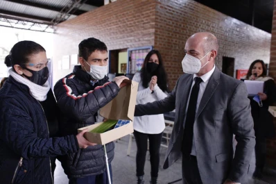 Entregaron juegos y material de estudio impreso en 3D en la Escuela Luis Braille
