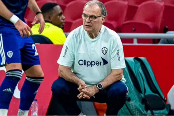 Bielsa renovó contrato con Leeds y seguirá en la Premier League
