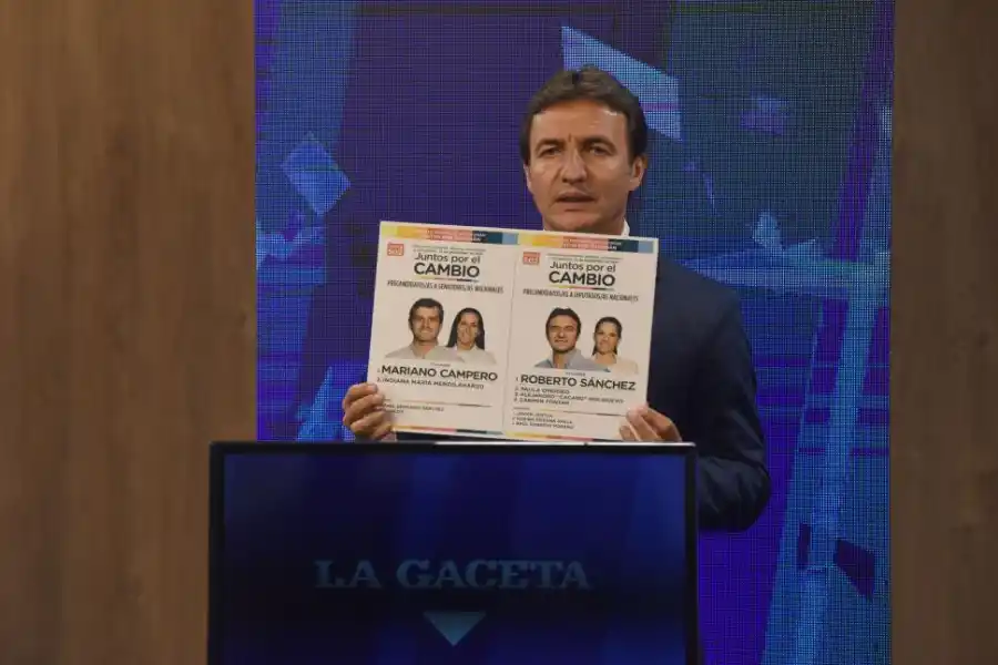 VOTO EN MANO. Sánchez dijo que defenderán a los tucumanos.