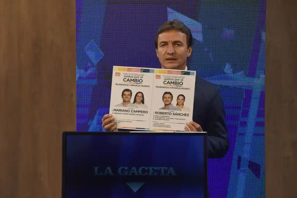 VOTO EN MANO. Sánchez dijo que defenderán a los tucumanos.