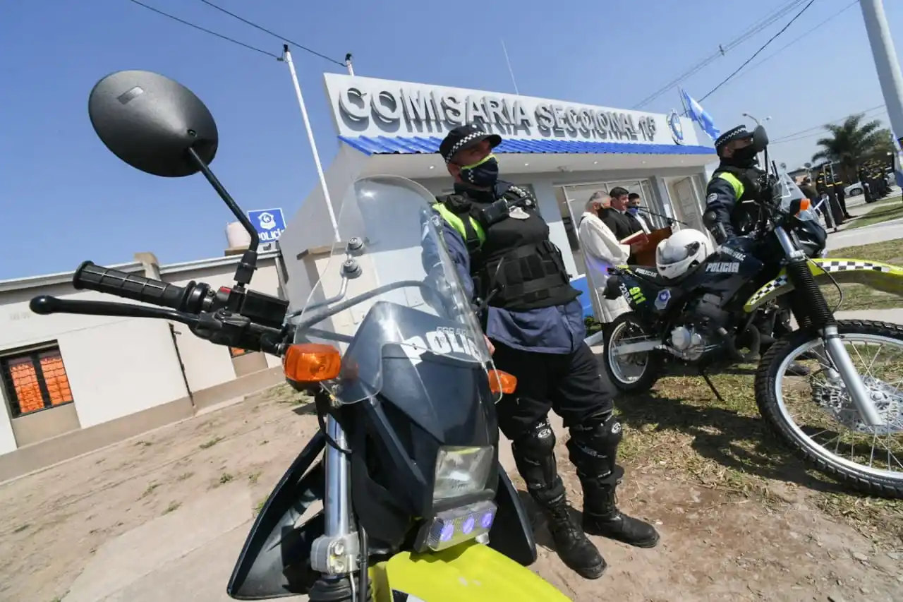 Manzur inauguró una nueva comisaría en el barrio Manantial Sur