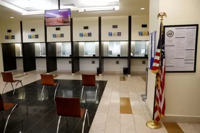 Estados Unidos urge a que sus ciudadanos salgan de Kabul