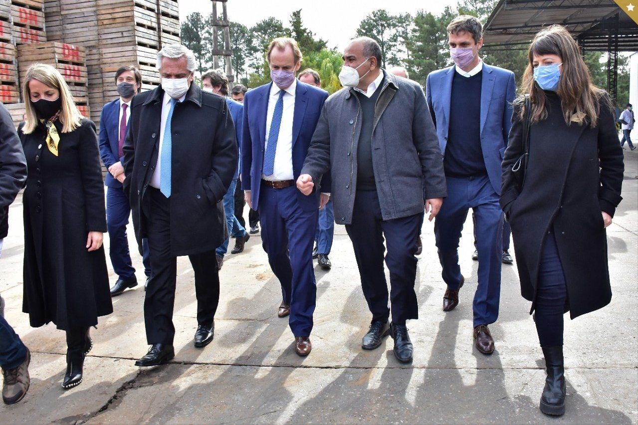 De qué habló Manzur con el Presidente en Entre Ríos - Vimarsana News