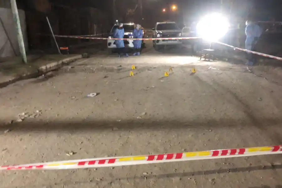 Un joven fue asesinado y dos personas resultaron heridas durante un tiroteo en sur de la capital