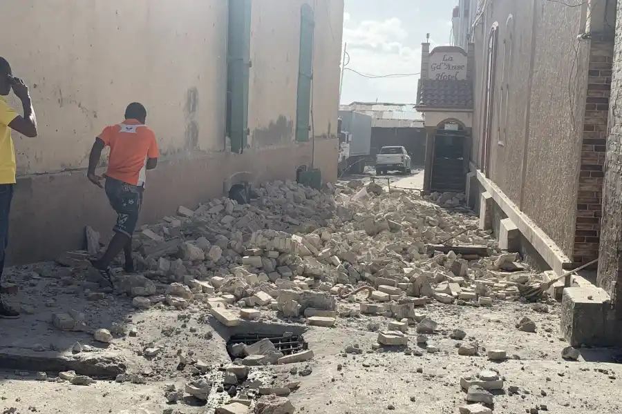 TERREMOTO EN HAITÍ. Twitter @JCOMHaiti