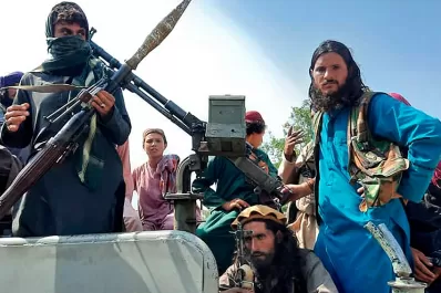 Afganistán: los países cierran sus embajadas ante el regreso de los talibanes al poder