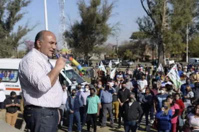 El manzurismo entregó ambulancias por pueblos del interior