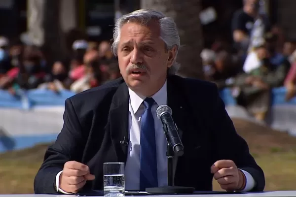 Fernández sostuvo que San Martín le hubiera pedido que no negocie cualquier cosa con el FMI