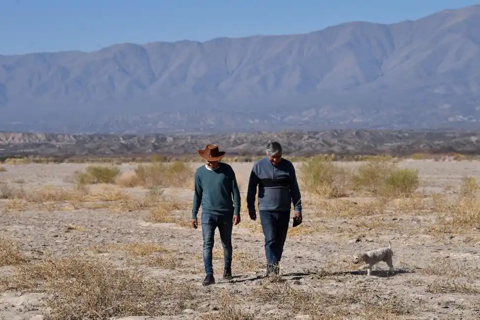 DISTINTA EDAD, IGUAL IDEA. Delfín Gerónimo y Patricio González tienen la misma concepción de comunidad.