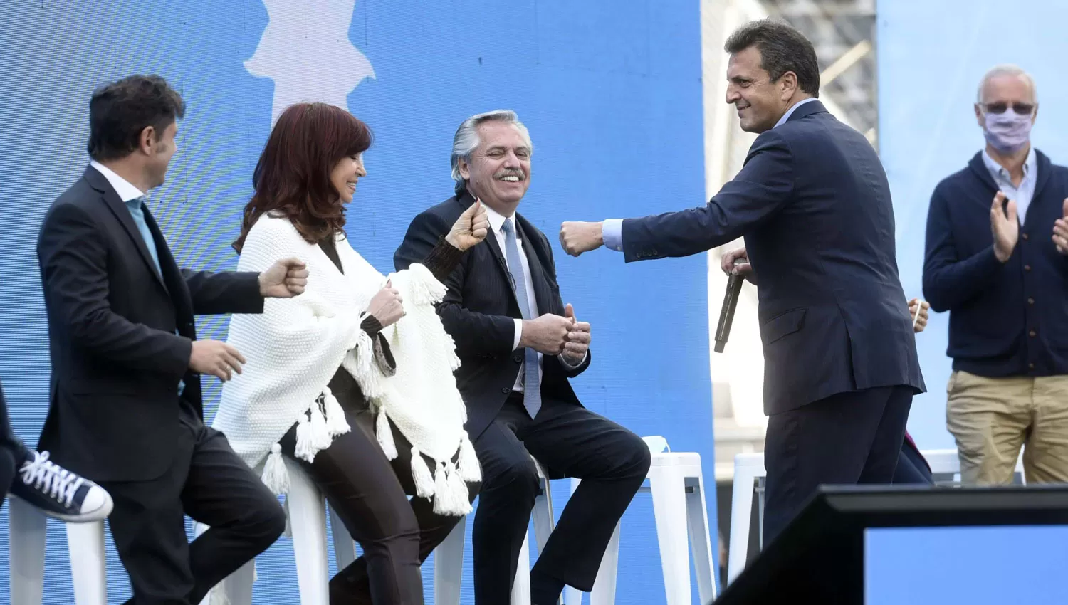 A PLENO. Alberto Fernández, Cristina Fernández, Sergio Massa y Axel Kicillof durante el plenario en La Plata.