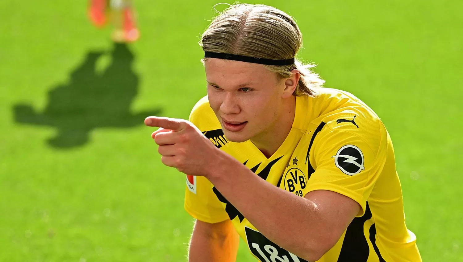 SENSACIÓN. Erling Haaland anotó dos goles en su estreno en la temporada 2021/2022.