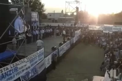 Manzur: ¿les hacen falta contratos? Les daré los que hagan falta