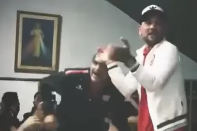 Walter Salinas desató la locura en el vestuario Santo después del triunfo ante Atlanta