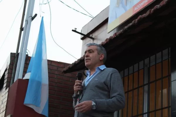 El radical Cano estalló contra una foto del vicegobernador con el defensor del Pueblo adjunto