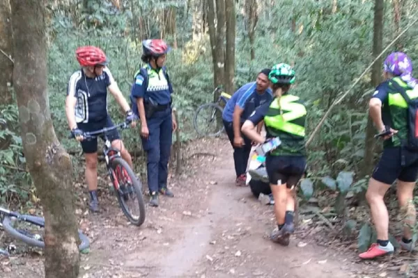 Rescatan a una mujer que cayó de su bicicleta en la Senda Abejita