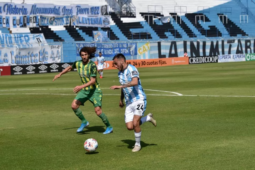 VARIANTE. Renzo Tesuri por el lesionado Ramiro Carrera sería el único cambio que realizaría Omar De Felippe para el partido de esta tarde en el estadio Eva Perón. 