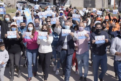 Jaldo, en La Madrid: Sabemos los momentos difíciles que están atravesando las familias tucumanas