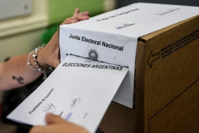 Mendoza: las personas de riesgo podrán votar en un horario especial en las PASO
