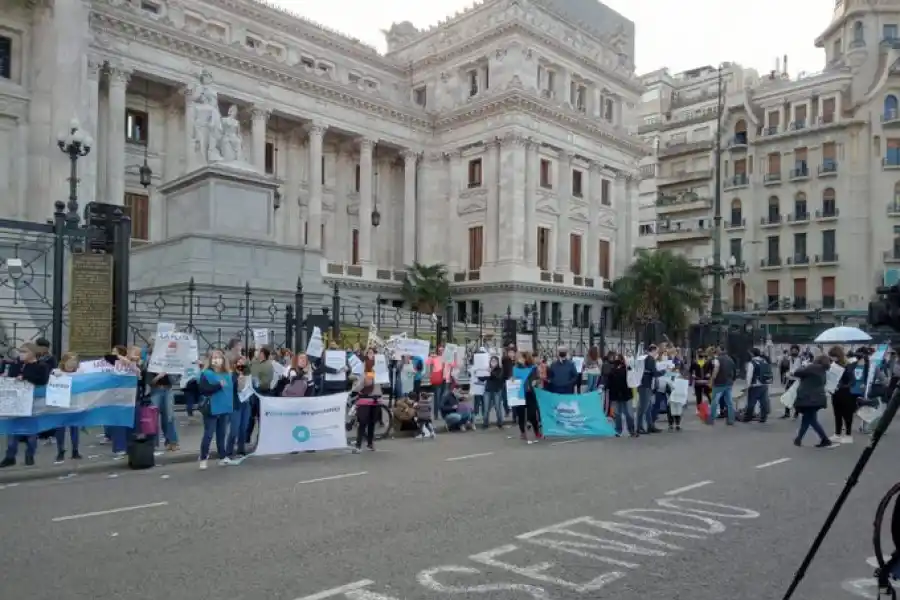Hipotecados UVAs marcharon en Tucumán y en todo el país