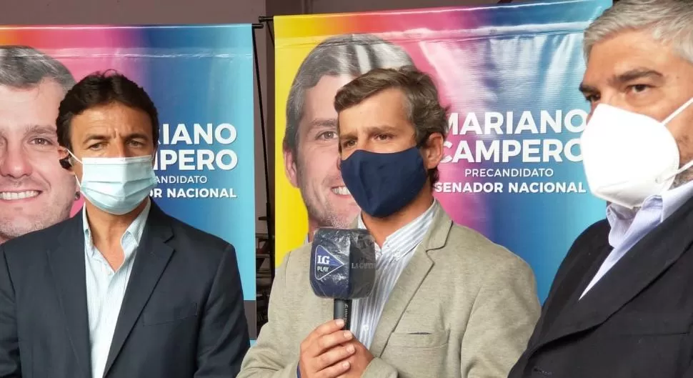 TOMARÁN UNA LICENCIA. Mariano Campero (con el micrófono de LG Play) y Roberto Sánchez entienden que son la renovación en la política. Twitter @mariano_campero