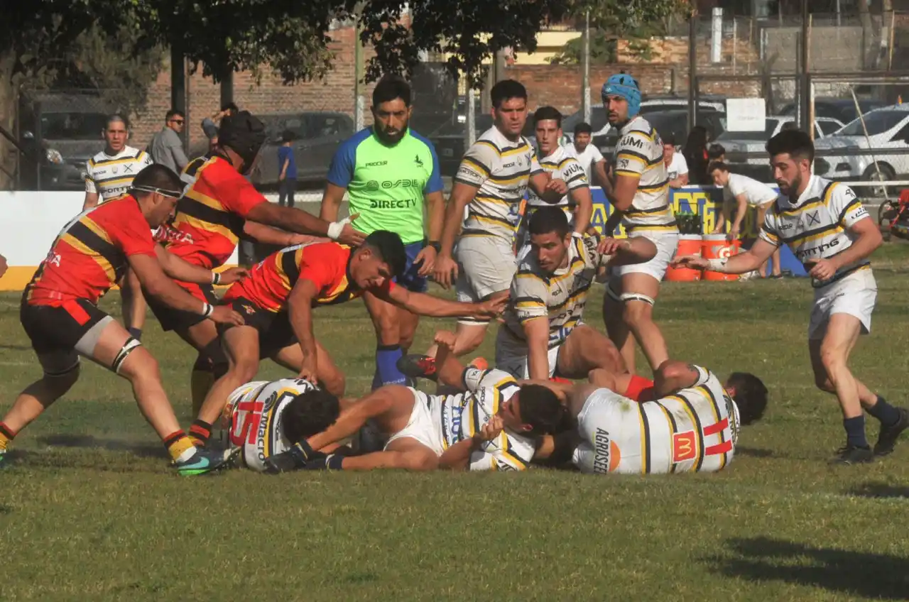 Natación, finalista tras el triunfo de Cardenales sobre Lawn Tennis 