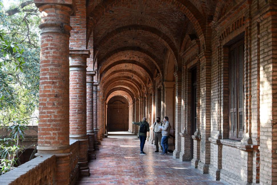 GALERÍAS. Esta es la del primer piso, en la sección construida por Pedro Vozza en 1904. 