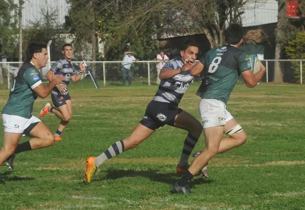 A TODA VELOCIDAD. Tucumán Rugby lastimó por afuera en el segundo tiempo y se llevó un triunfo con bonus ante “Uni”. la gaceta / foto de antonio ferroni