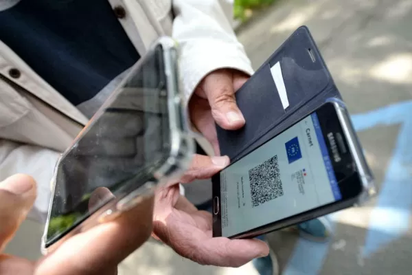 Dos advertencias tecnológicas a la hora de proyectar pasaportes sanitarios
