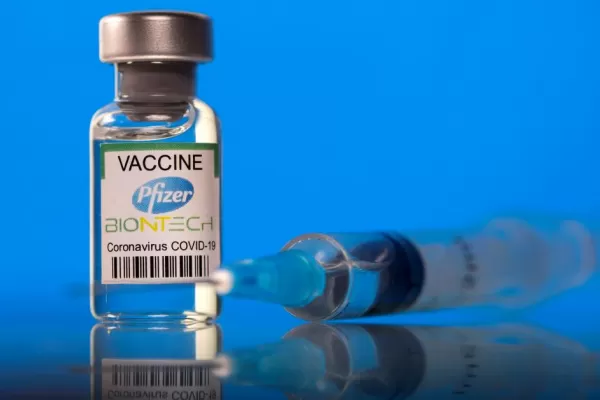 Se aprueba por completo la vacuna de Pfizer-BioNTech