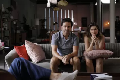 Los nuevos códigos de la pareja en una comedia